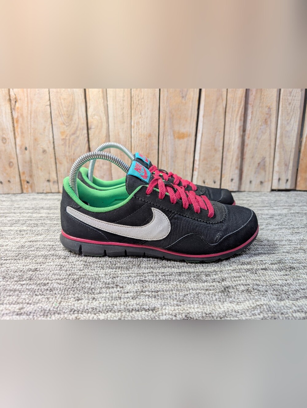 Women's Nike Victoria NM Running Shoe - Black/Pink - Size 7.5 Women 525322-007